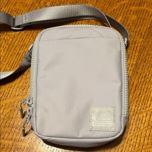 Lululemon Athletica Easy Access 1.5L crossbody